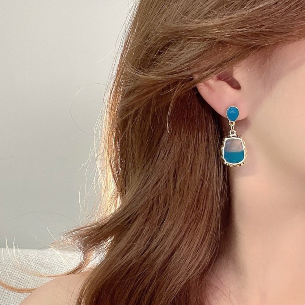 Teal Ombre' Earrings - Picture 3 of 3